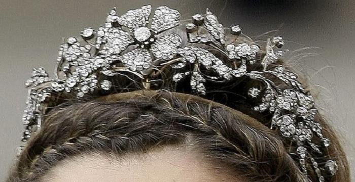 Цветочная тиара (Floral Tiara)