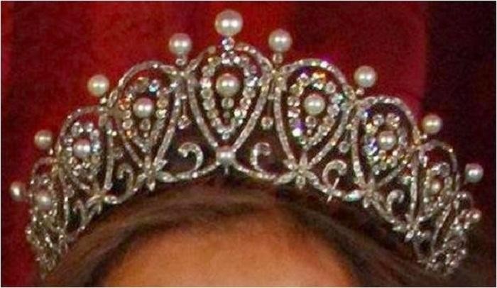 Тиара королевы Марии Кристины (The Cartier Loop Tiara)