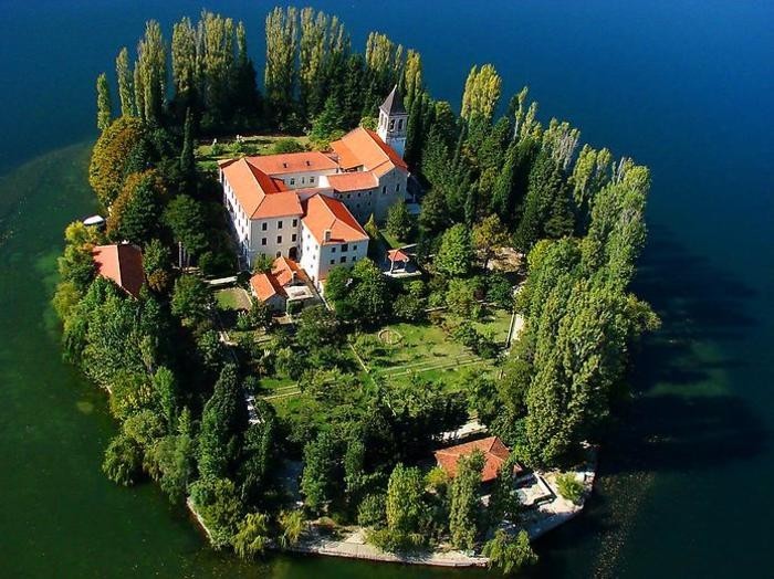 Остров Висовац