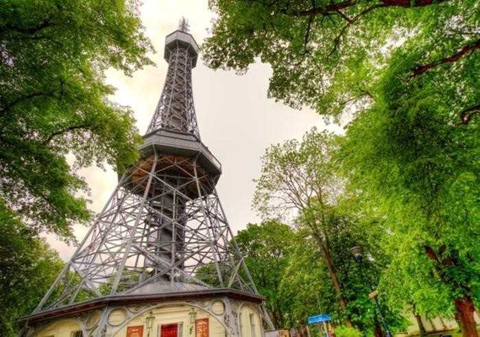 Башня Петрин
