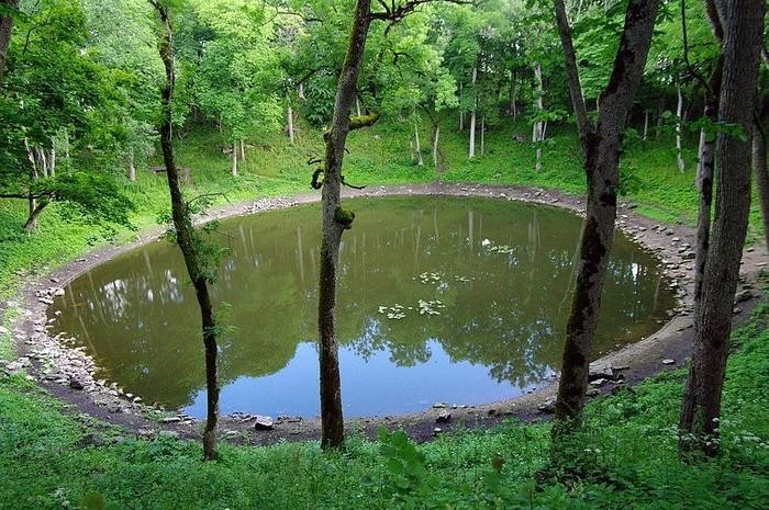 Кратер Каали