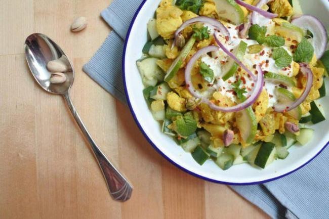Салат с куриной грудкой на гриле