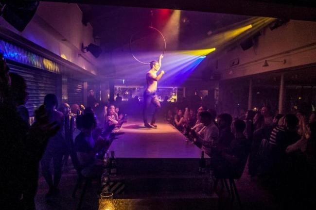Circus, Лондон