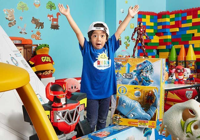 Ryan ToysReview. Состояние: $11 млн