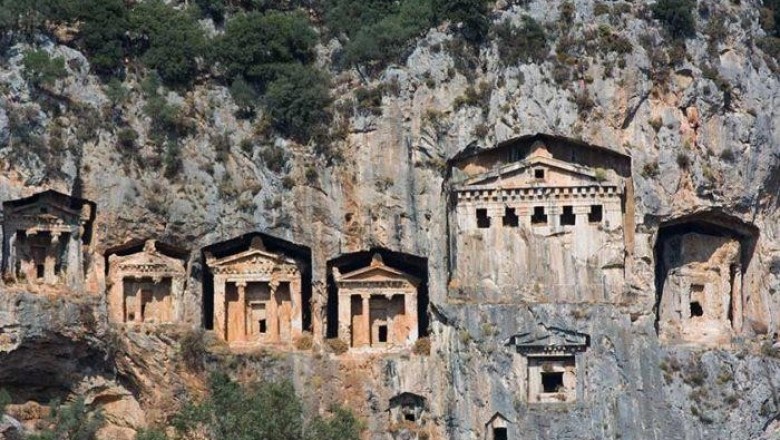 Ликийские гробницы: зачем ликийский народ построили некрополь в скалах