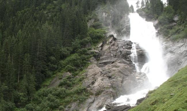 8. Водопад Криммлер (Krimmler Wasserfalle) является самым высоким водопадом Европы (380 метров).