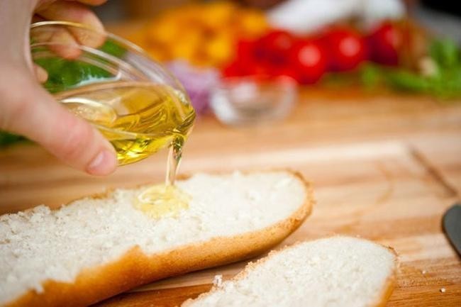 13. Хлеб с подсолнечным маслом и солью