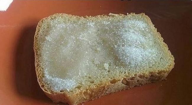 6. Сладкий бутерброд с сахаром