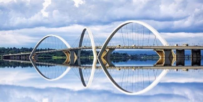Мост Жуселину Кубичека