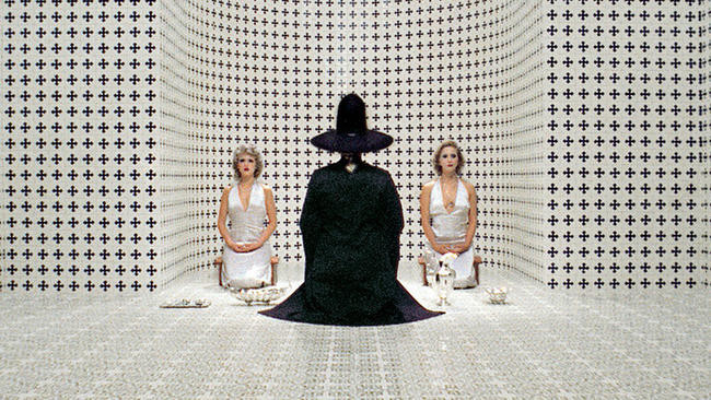 12. Святая Гора / The Holy Mountain (1973)
