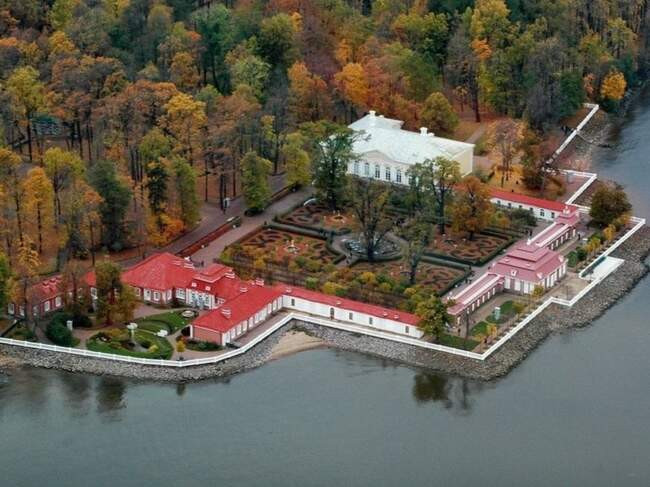 Банный корпус в Петергофе