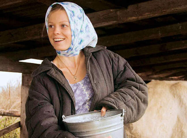 Где работаешь, в колхозе или на фабрике?