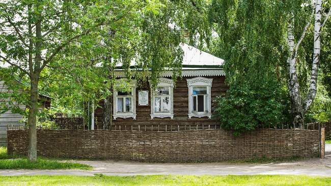 6. Дом Сергея Есенина в Константиново Рязанской области
