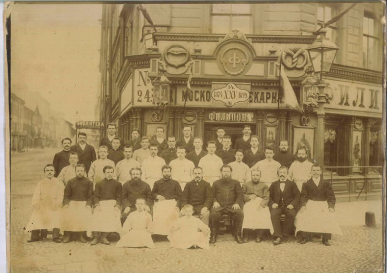 От уличной торговли к статусу придворного поставщика