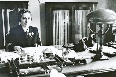 Невзгоды революционерки Полины Жемчужины: за что Сталин возненавидел супругу Вячеслава Молотова?