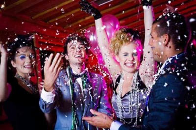 Жизненные советы, как весело встретить Новый год и не упасть лицом в салат