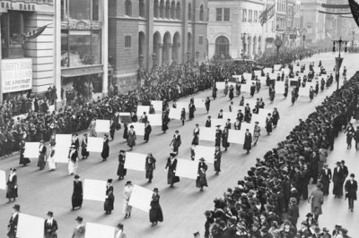 Технологии и прогресс в борьбе за равенство: как велосипед, телефон и печатная машинка стали символами эмансипации