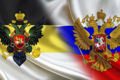 «Бело-сине-красный» или «черно-желто-белый»: какой флаг можно назвать нашим?