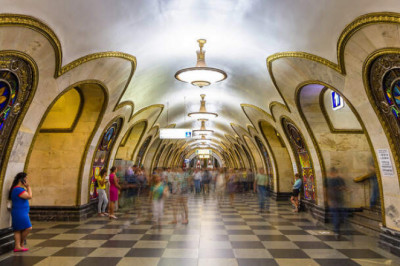 Сутки советского неба, Вышивальщицы и другие самые красивые мозаики московского метро