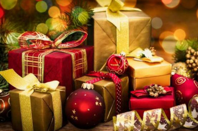 Печенье с предсказаниями и имбирные пряники: 10 съедобных новогодних подарков, которым обрадуются коллеги, родственники и друзья