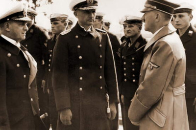 Два гросс-адмирала в одной лодке: Эрих Редер и Карл Дениц на скамье подсудимых Нюрнбергского процесса