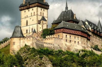 От Пернштейна до Карлштейна: как выглядят самые красивые замки Чехии