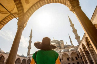 Прибавляют себе годы и в баню ходят компанией: что нужно знать об турках и Турции