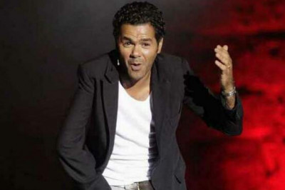 Жамель Деббуз: почему звезда фильма «Амели» всегда держит руку в кармане