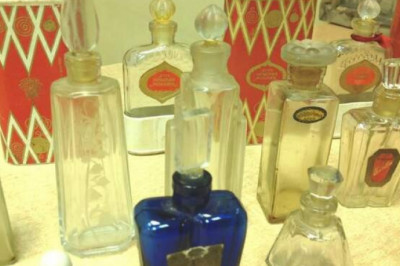Флаконы из-под духов, елочные игрушки и другие предметы советской эпохи из пыльной кладовой, за которые коллекционеры готовы хорошо заплатить