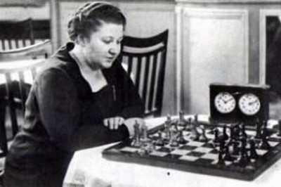 Как шахматная королева Вера Менчик едва не отправила известного гроссмейстера в женский балет