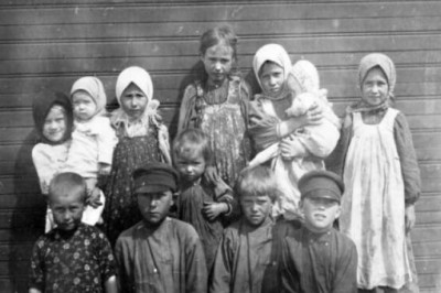 Жизнь незаконнорожденных на Руси: как к ним относились и чью фамилию они носили