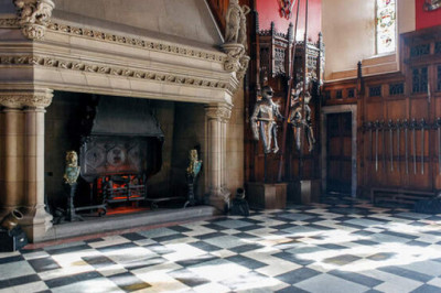 Почему в европейских замках и дворцах массово применялись камины, а не печи