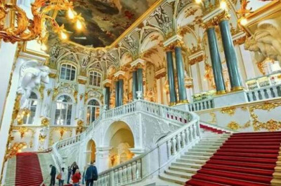 От Петергофа до Царицыно: 10 резиденций российских императоров, чье великолепие захватывает дух