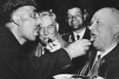 Как встречали Новый год лидеры СССР: Сталин под баян Буденного, а Брежнев с песнями военных лет