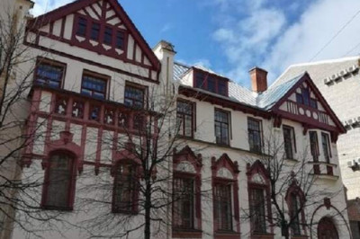 Особняк Франка и его чудесные витражи: как в Питере появился сказочный домик стекольного короля