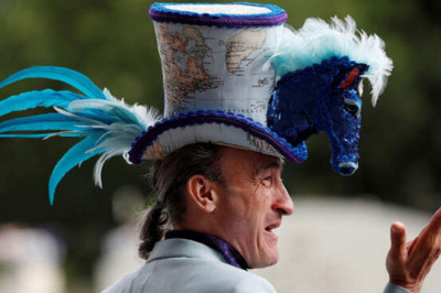 Почему в прежние века шляпы с перьями были на пике моды и какие птицы пострадали от гламура