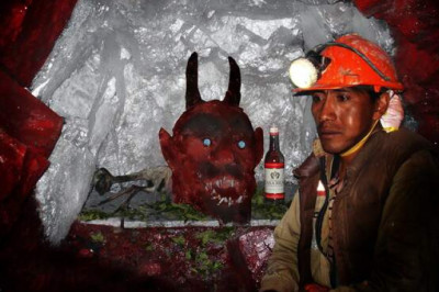 Бухающий дьявол Эль-Тио, которому поклоняются боливийские шахтеры Серро-Рико