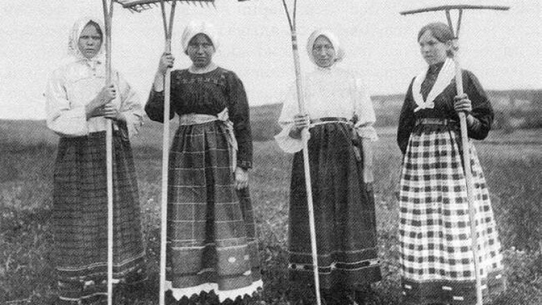Русские Крестьянки XIX века: уникальные цветные фото деревенских модниц России