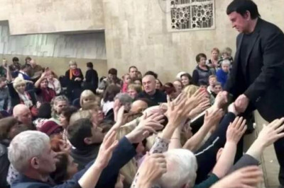 Как обманывали народ главные советские телевизионные шарлатаны: операции без наркоза, воскрешение на камеру и другие чудеса в эфире