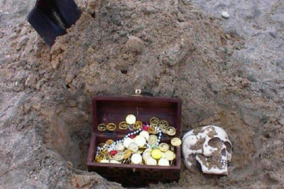 Дело Георгия Зуйкова: советский директор, который прятал наворованные миллионы в земле в могиле дочери