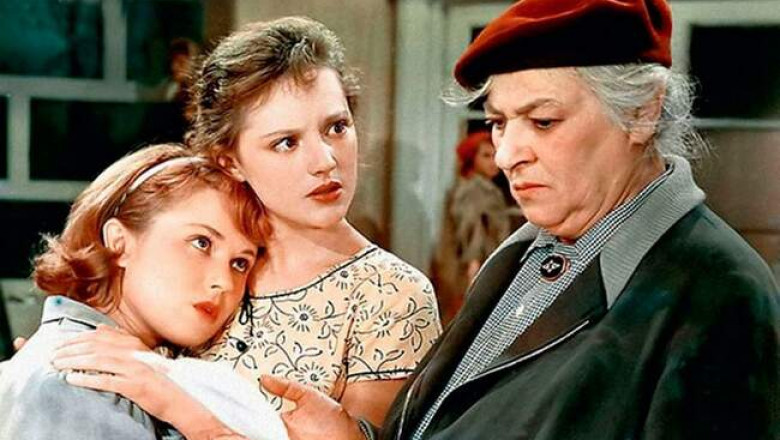 Чему учит комедия «Осторожно, бабушка!», которой уже 60 лет: мастер-класс от неподражаемой Раневской