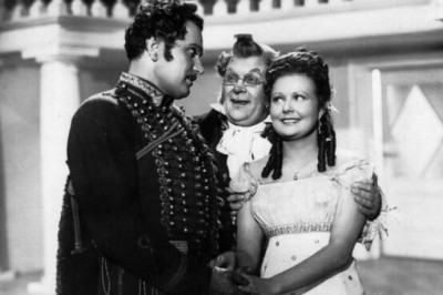 Как французский водевиль покорил мир, и Что стало началом конца популярности музыкальных комедий