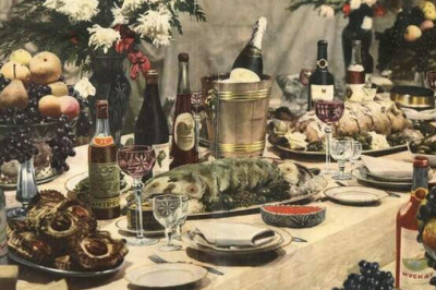 Самодельные книги рецептов, искусство украсить стол и секрет популярности винегрета: краткая история советской кухни