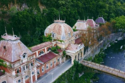 Осколки былого величия в румынском Бэиле Геркулане: почему превратился в «заброшку» курорт в Богемии, где 2000 лет назад отдыхала элита Римской империи