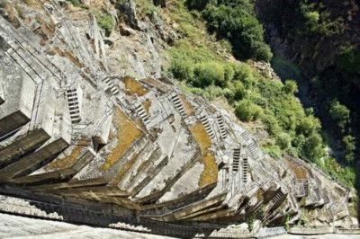 Плотина Вароза: малоизвестное чудо света в Португалии, похожее на постройки древних инков