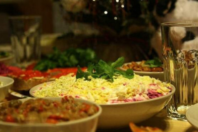 7 новогодних блюд, которые в СССР готовили к столу, а в наши дни о них позабыли