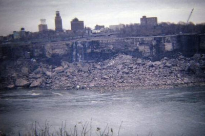 Как в 1969 году впервые за 12 тысяч лет осушили Ниагарский водопад