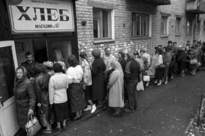 Дефицит в СССР: каких продуктов не хватало в разные годы, и как население выходило из положения