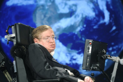 Стивен Хокинг: троечник, который заглянул в нутро Вселенной и изменил физику навсегда